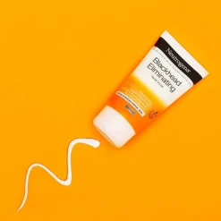 Neutrogena Blackhead Eliminating Face Scrub 150ml Outlet